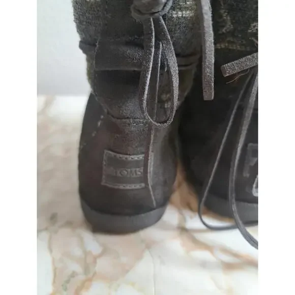 Toms Aztec NEPAL Gray Suede Leather Faux Fur Moccasins Boots S8 - Picture 5 of 6